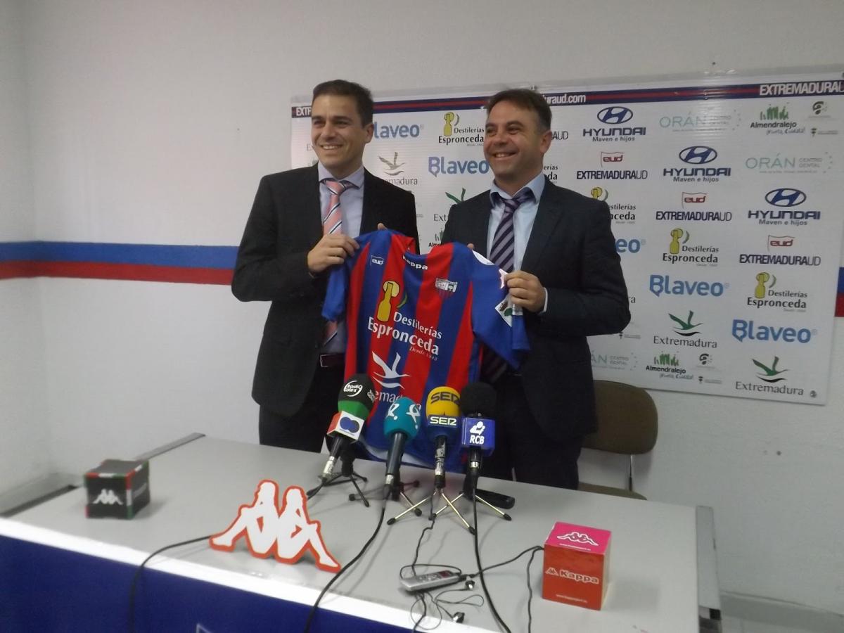 El Extremadura firma un acuerdo con el grupo inversor Coinsa