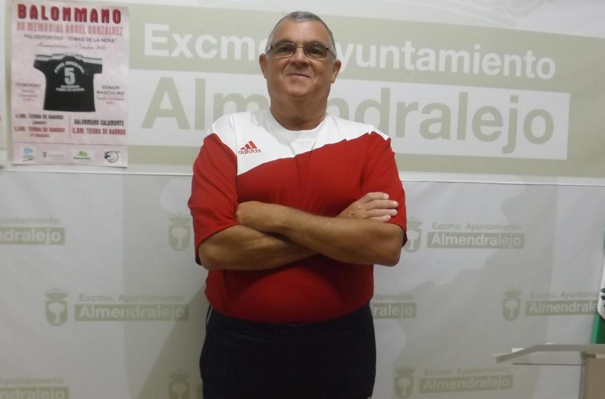 Tomás Ruiz entrenará al equipo masculino de balonmano