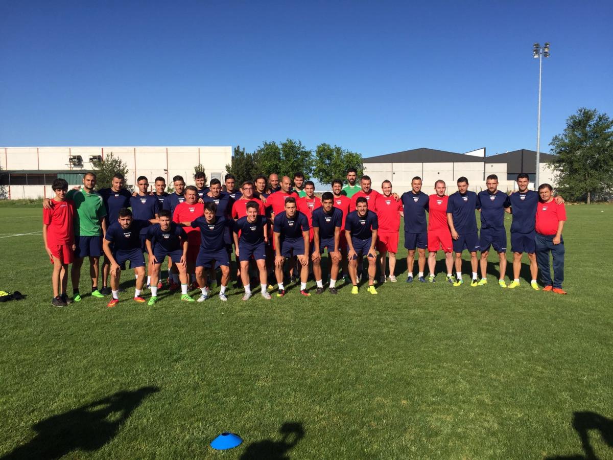 El Extremadura pierde ante el Linares en el Francisco de la Hera