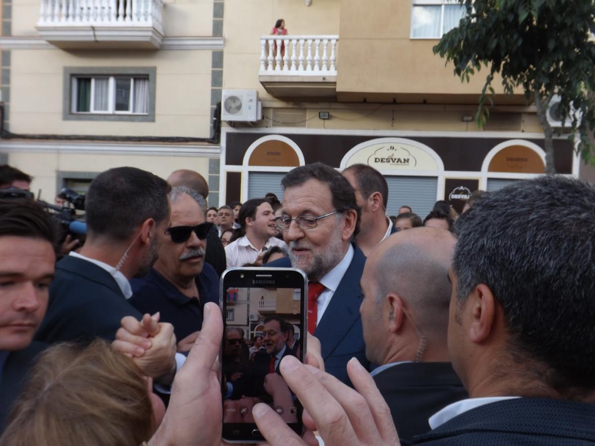 Rajoy conversa en Almendralejo sobre autónomos y profesores de religión