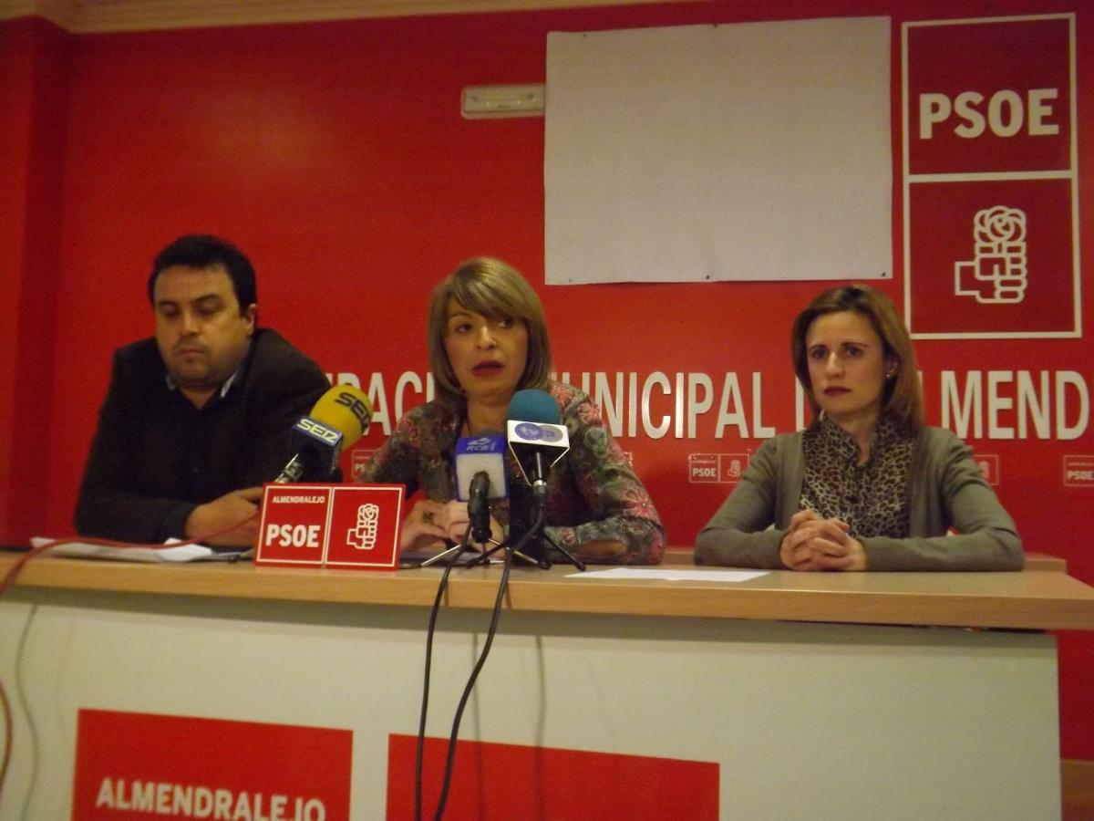 Según el Partido Socialista el Ayuntamiento duplica servicios dependientes de otras administraciones