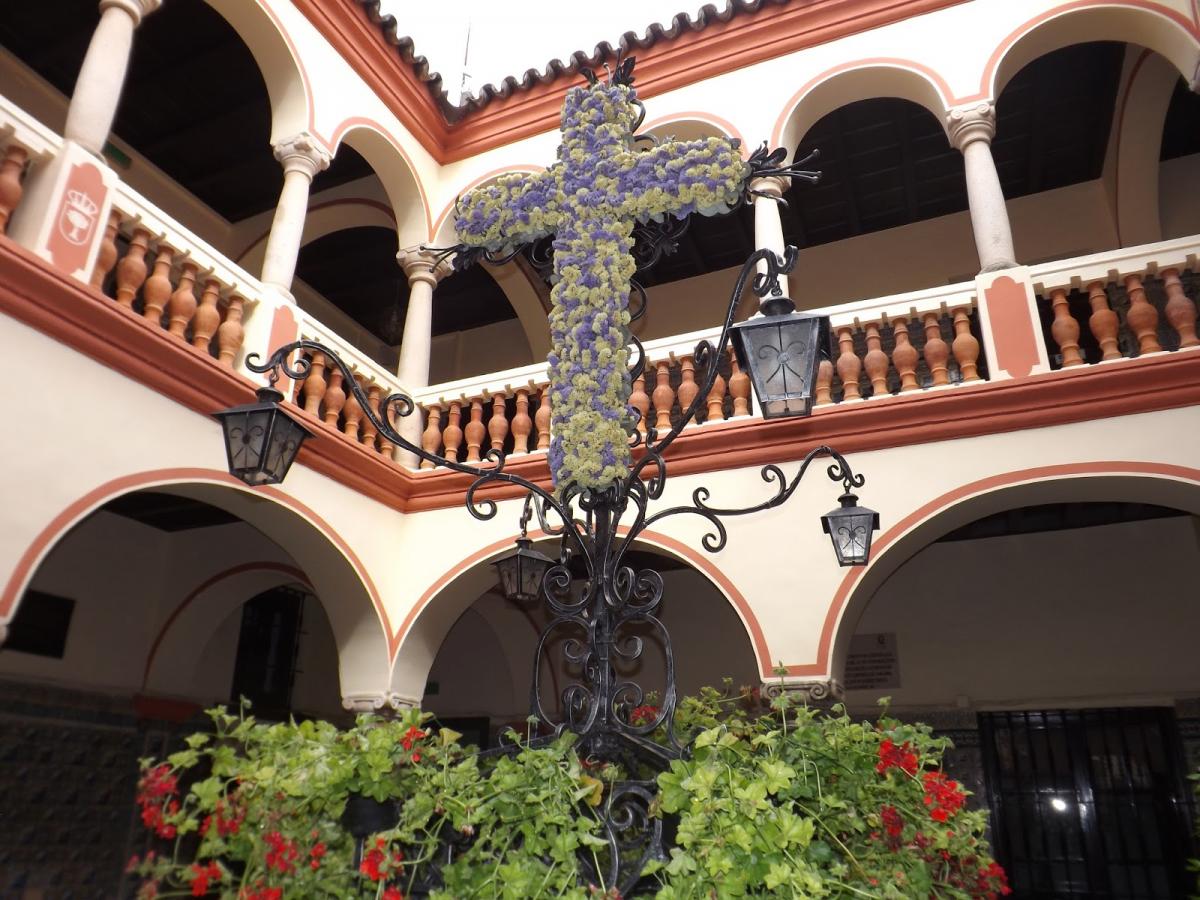 Las Cruces de Mayo alcanzan la cifra de 17 en Almendralejo