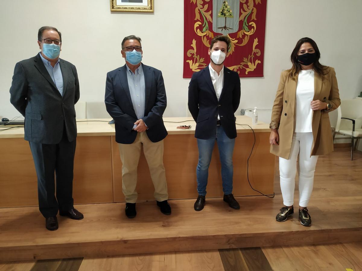 Las farmacias inician el reparto de las mascarillas adquiridas por el Ayuntamiento