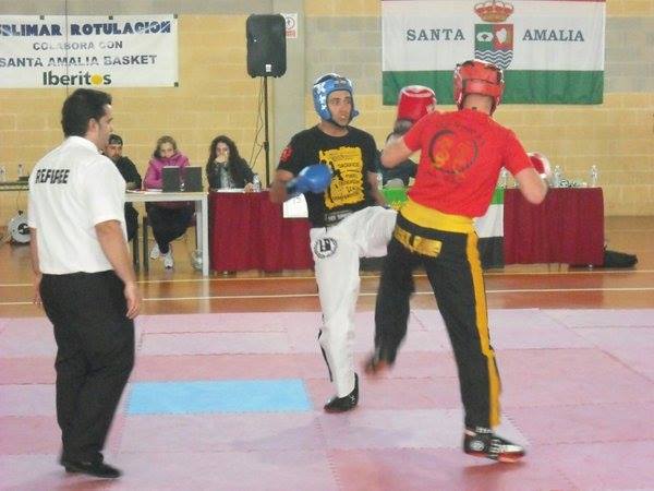Tomás Parra se proclama campeón de Extremadura de kickboxing