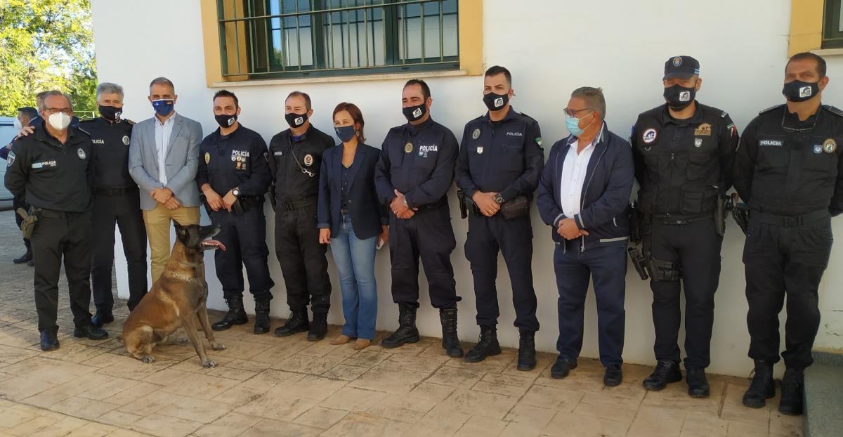 Más de 60 agentes de toda España participan en un curso de guías caninos