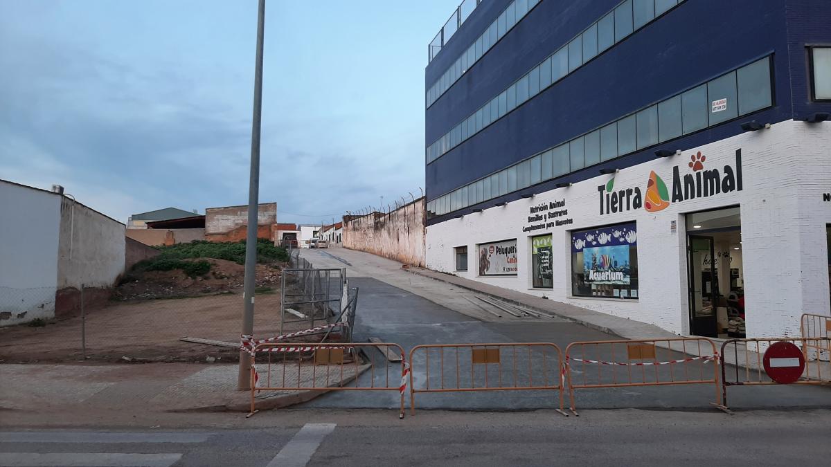 Las obras de los fondos Aepsa se inician con la mejora de la calle Guadajira 