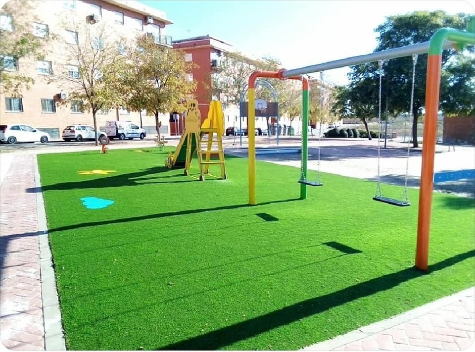 Adenex pide dotar de vegetación a las zonas de juegos infantiles para crear sombra