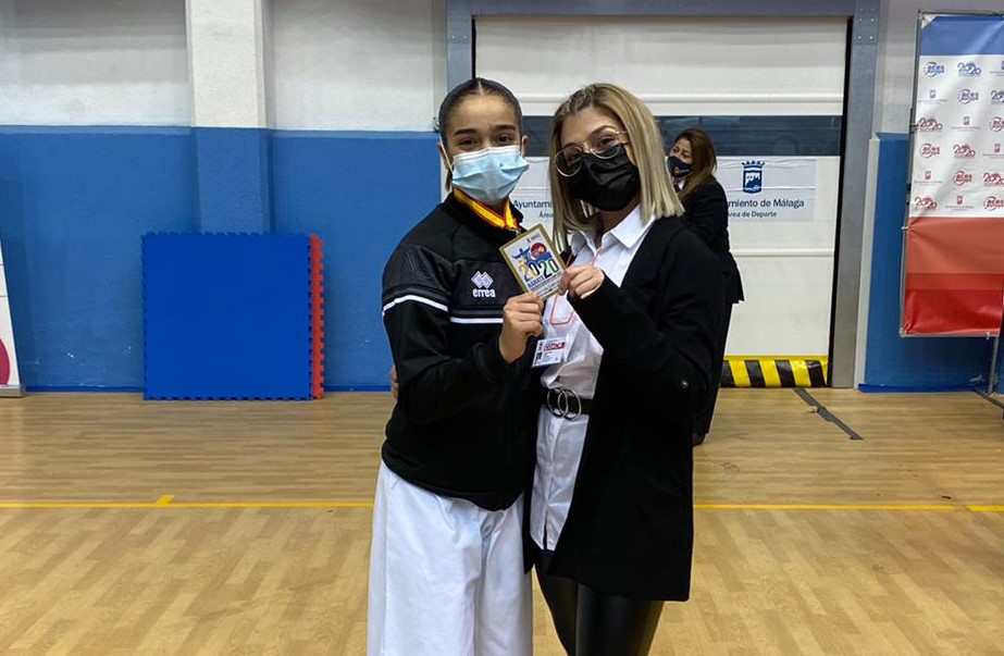 Marta y Paola, únicas extremeñas con la Selección Española de karate