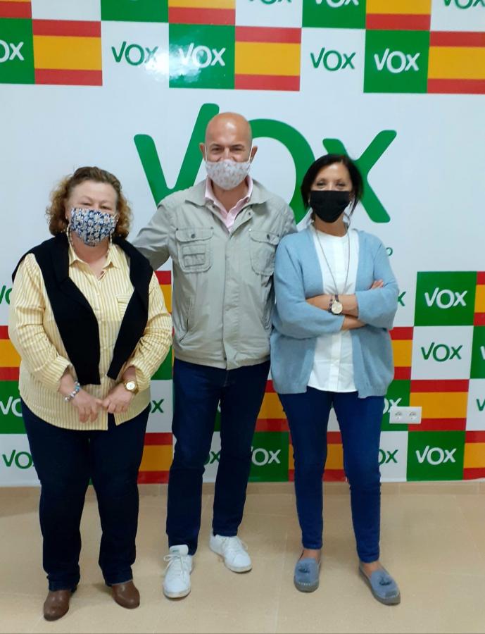 Vox se reúne con la asociación de vecinos de la barriada de Santiago