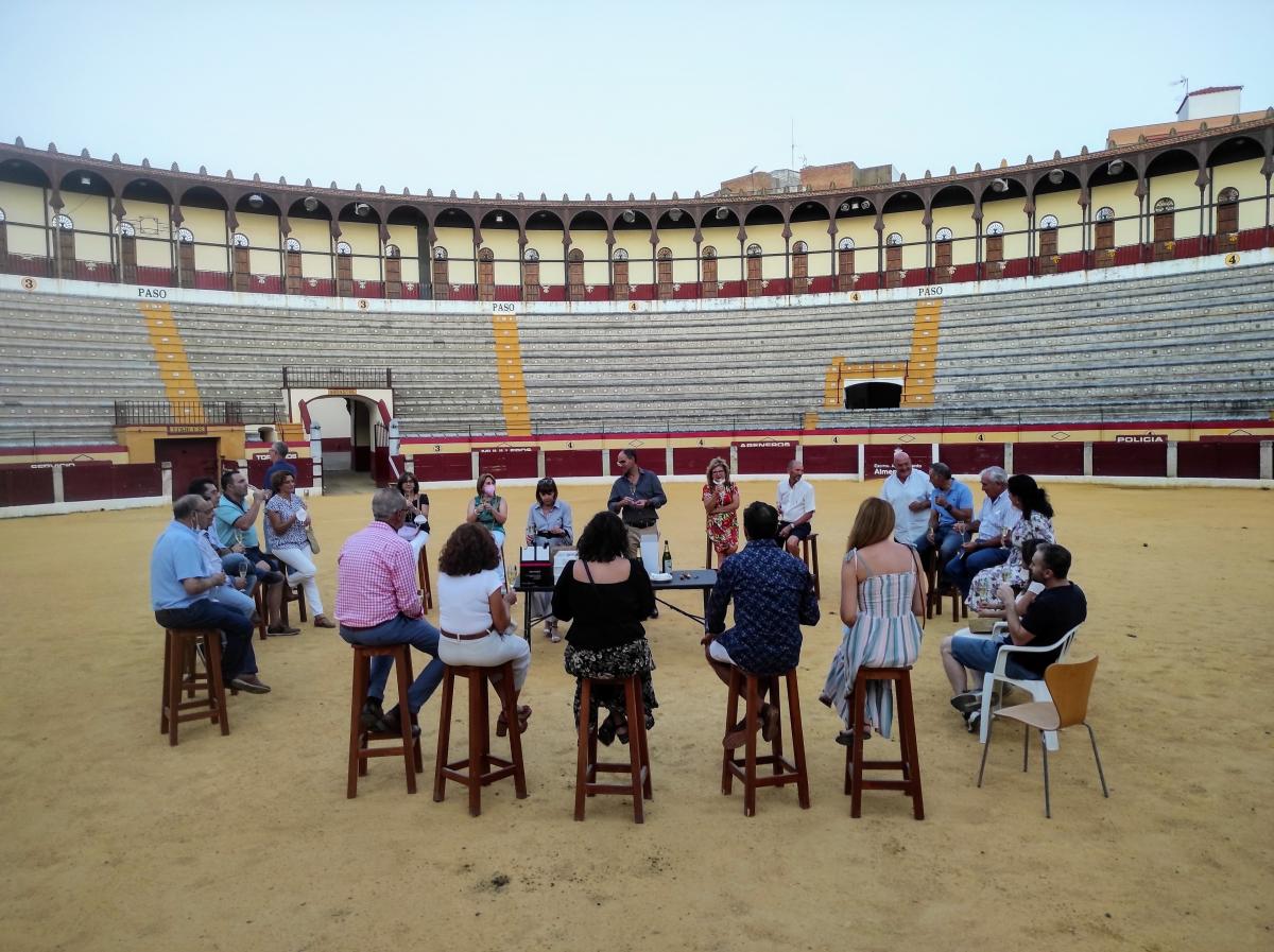 La Asociación para el Desarrollo de la Cultura del Vino visita Almendralejo