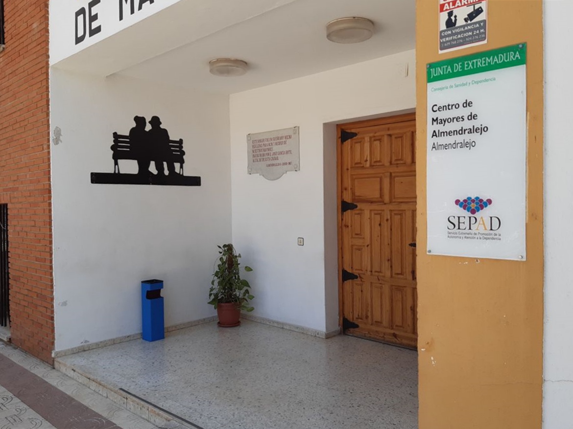 Comienza una nueva temporada de clases de baile en el Centro de Mayores 