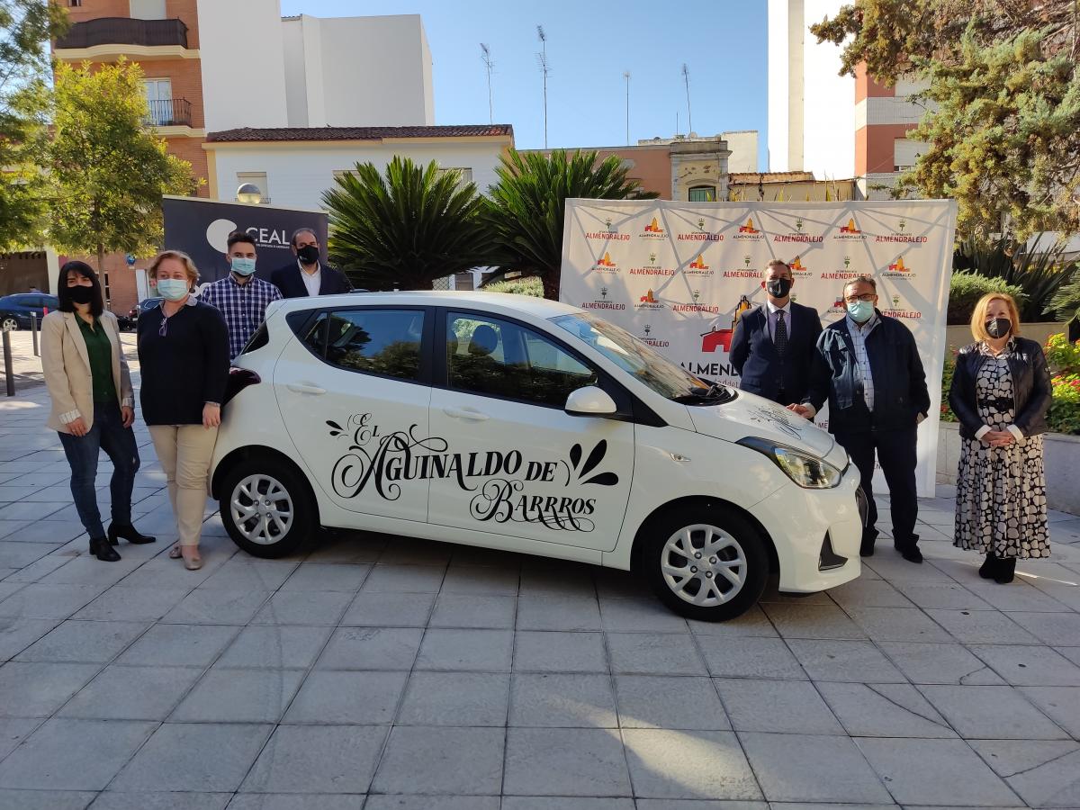 El Ayuntamiento de Almendralejo aporta un coche para ‘El Aguinaldo de Barros’