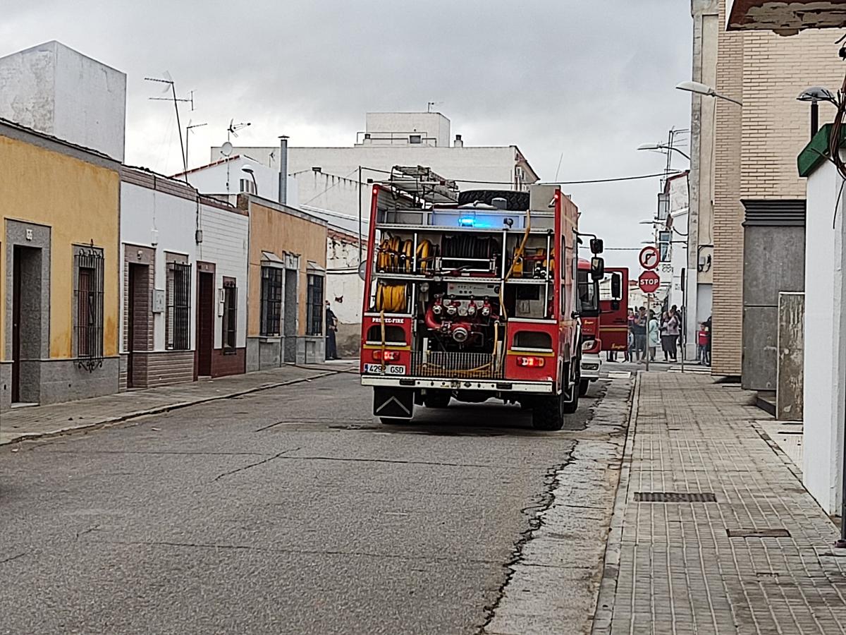 La tarde pasado domingo se registró un incendio en una casa de la calle Diego Téllez que solo ha causado daños materiales.