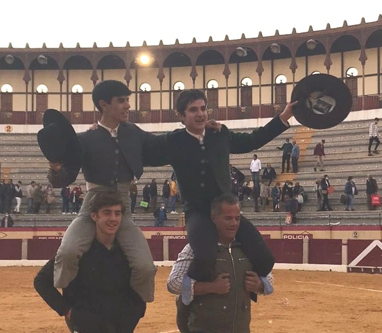 Sergio Sánchez y El Moreno triunfan en el tentadero público de Almendralejo