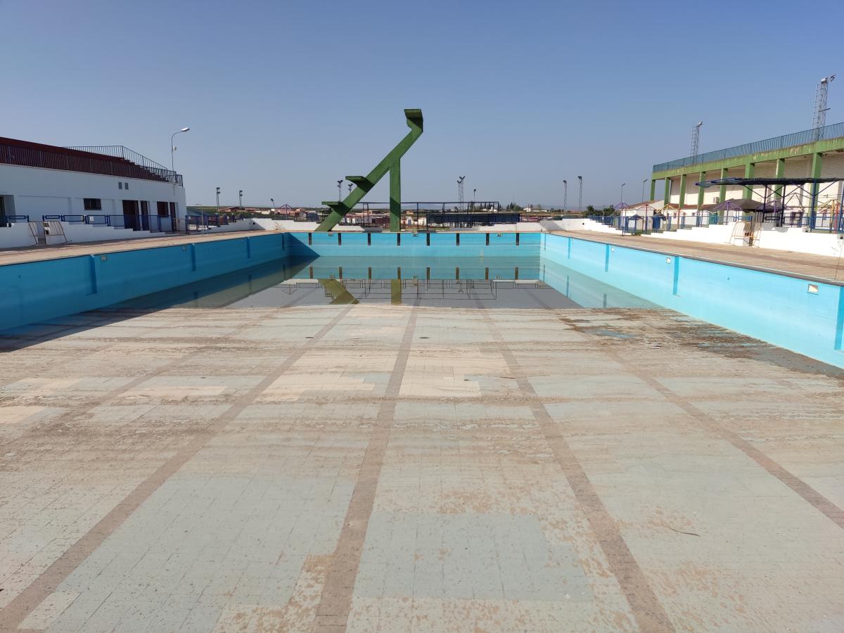 El inicio de las obras de la piscina de verano se retrasará hasta principios de año