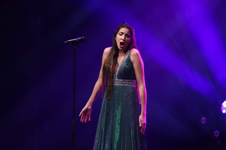 Mery Sánchez gana el micrófono de plata en el Festival de la Canción de Extremadura