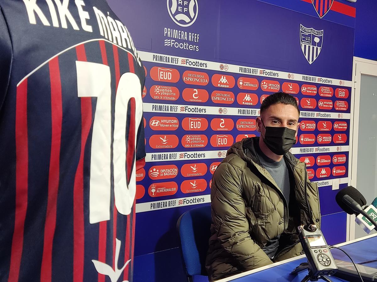 Kike Márquez se despide del Extremadura rumbo al Albacete