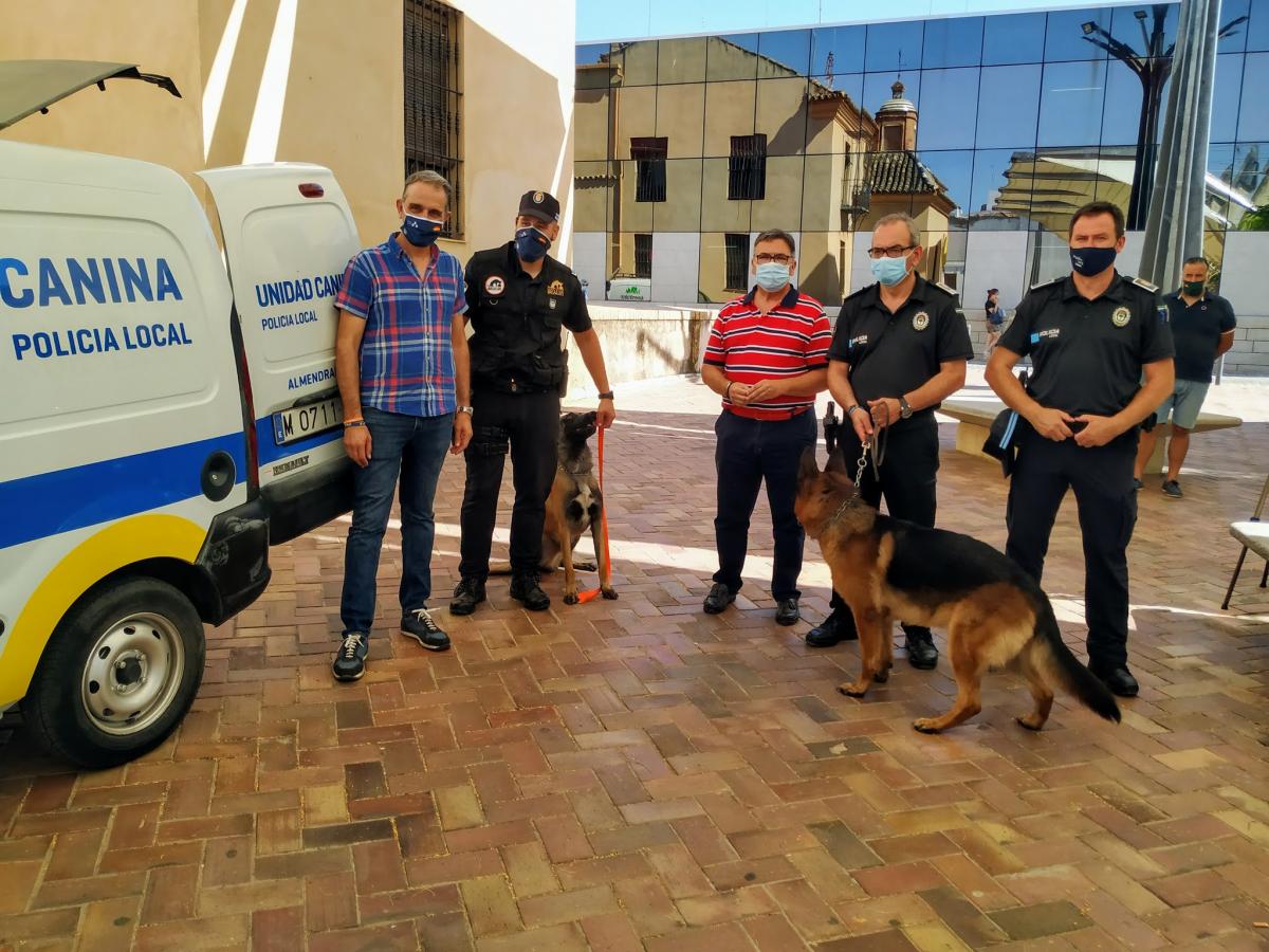 Ponen en marcha la unidad canina de la Policía Local para detectar estupefacientes