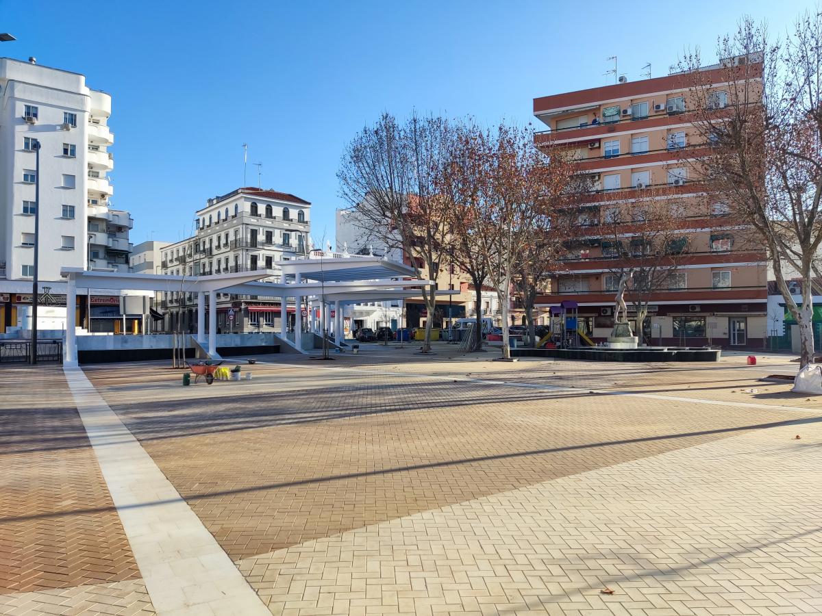 Esta tarde se abrirá la zona peatonal de la plaza de Extremadura 