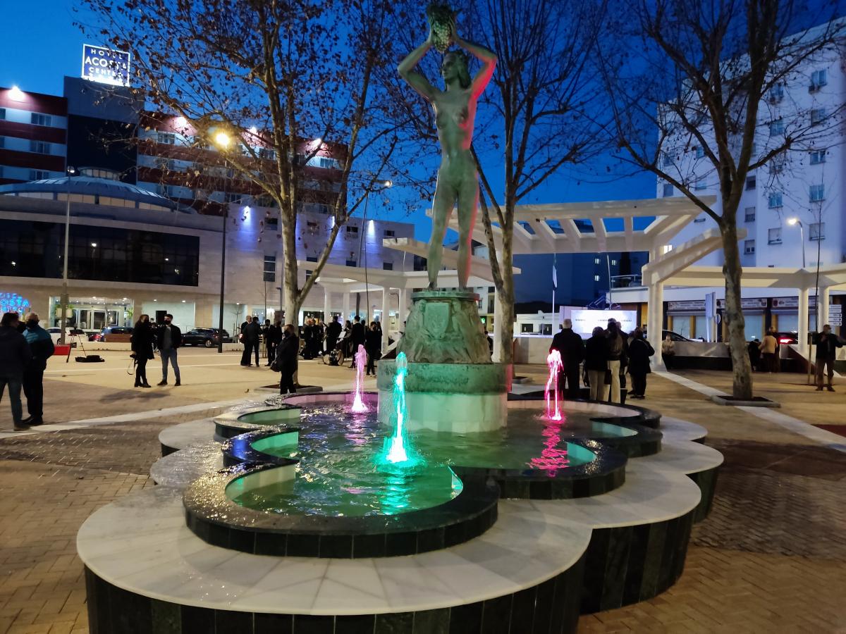 Inaugurada la remodelación de la plaza de Extremadura