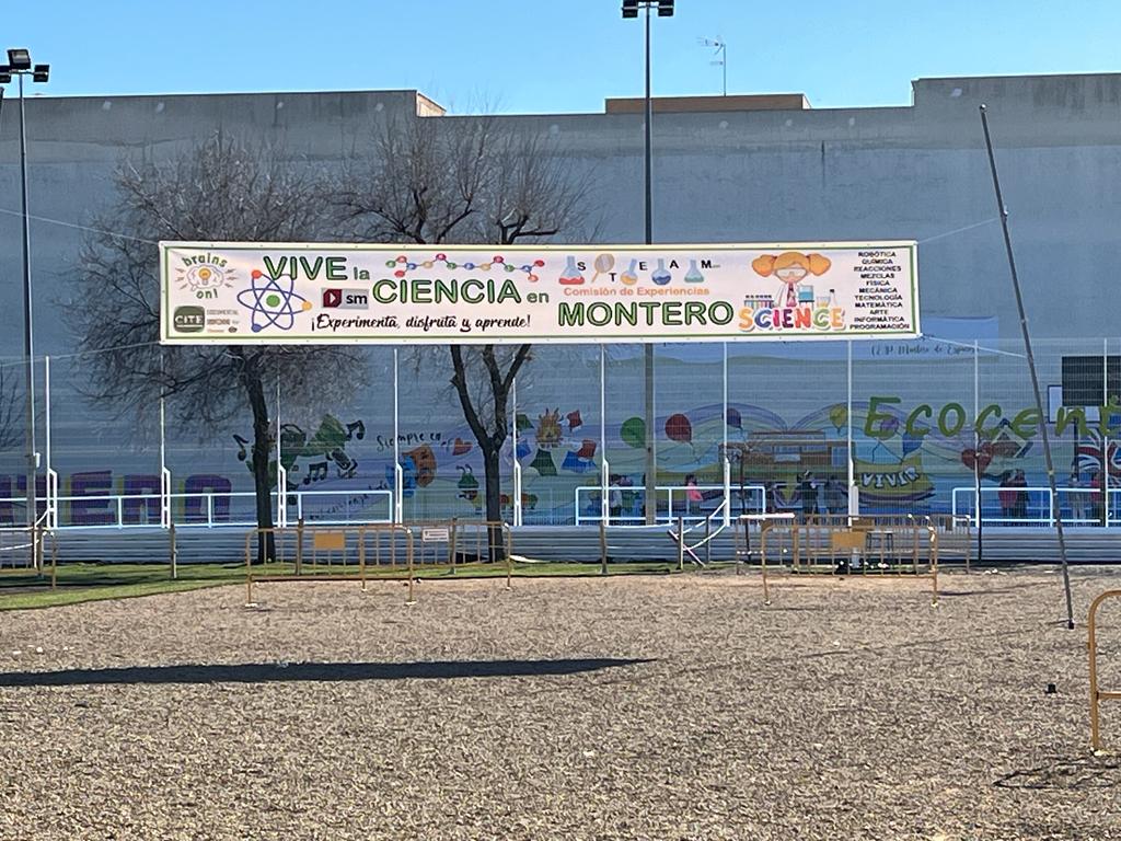 El colegio Montero de Espinosa organiza una 'feria de la ciencia'