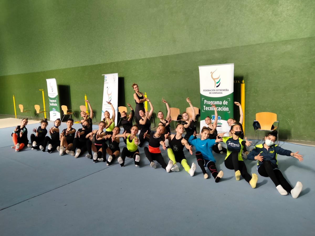 La Federación Extremeña convoca a diez gimnastas de Almendralejo