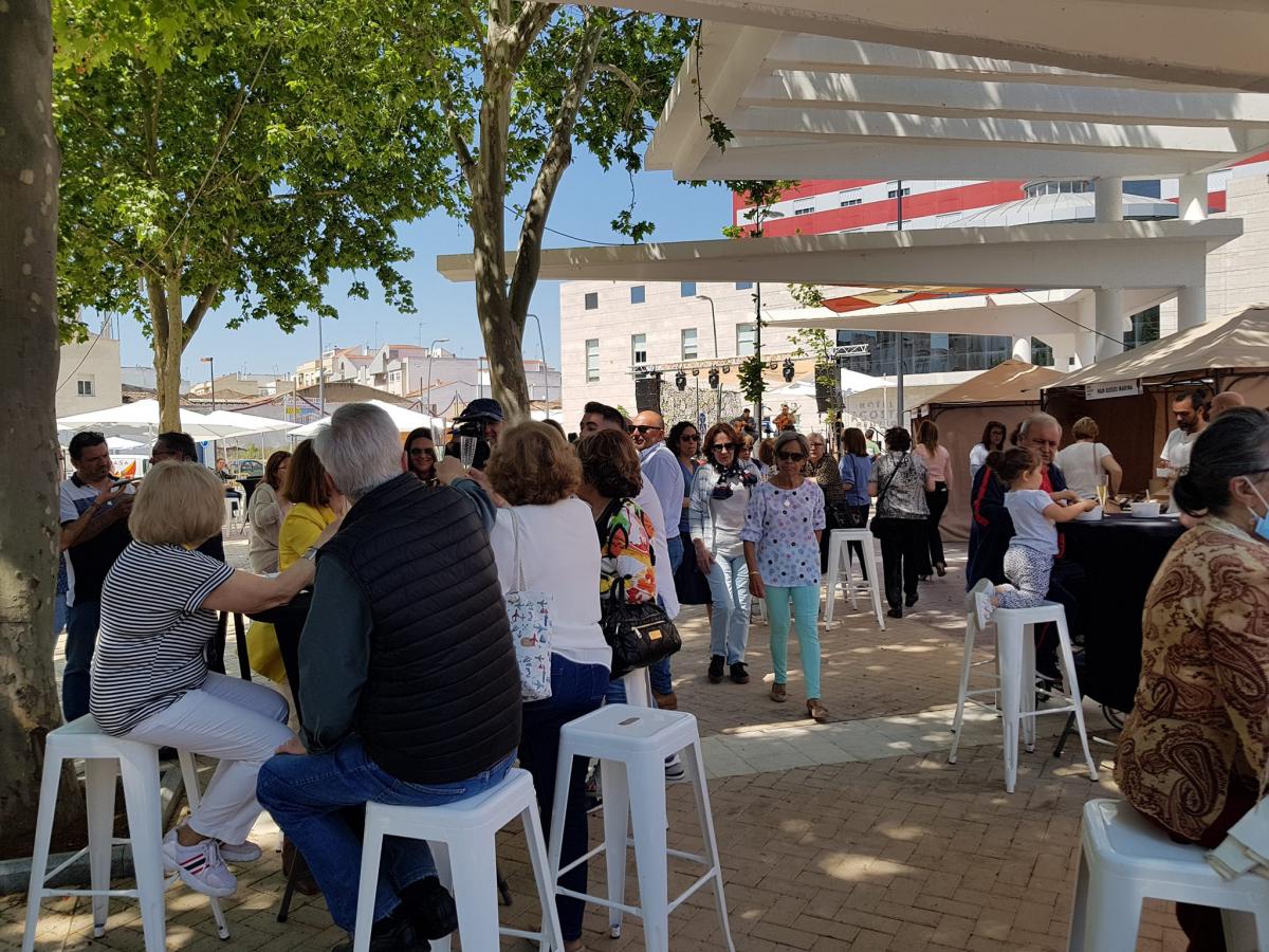 Las degustaciones y la música continúan este sábado en la plaza de Extremadura