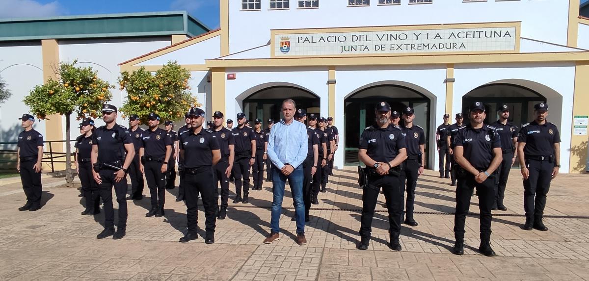 33 alumnos de la academia de policía realizan prácticas esta semana en la ciudad