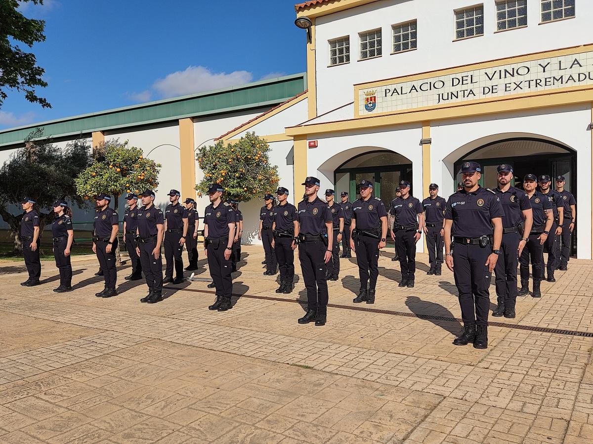 33 alumnos de la academia de policía realizan prácticas esta semana en la ciudad