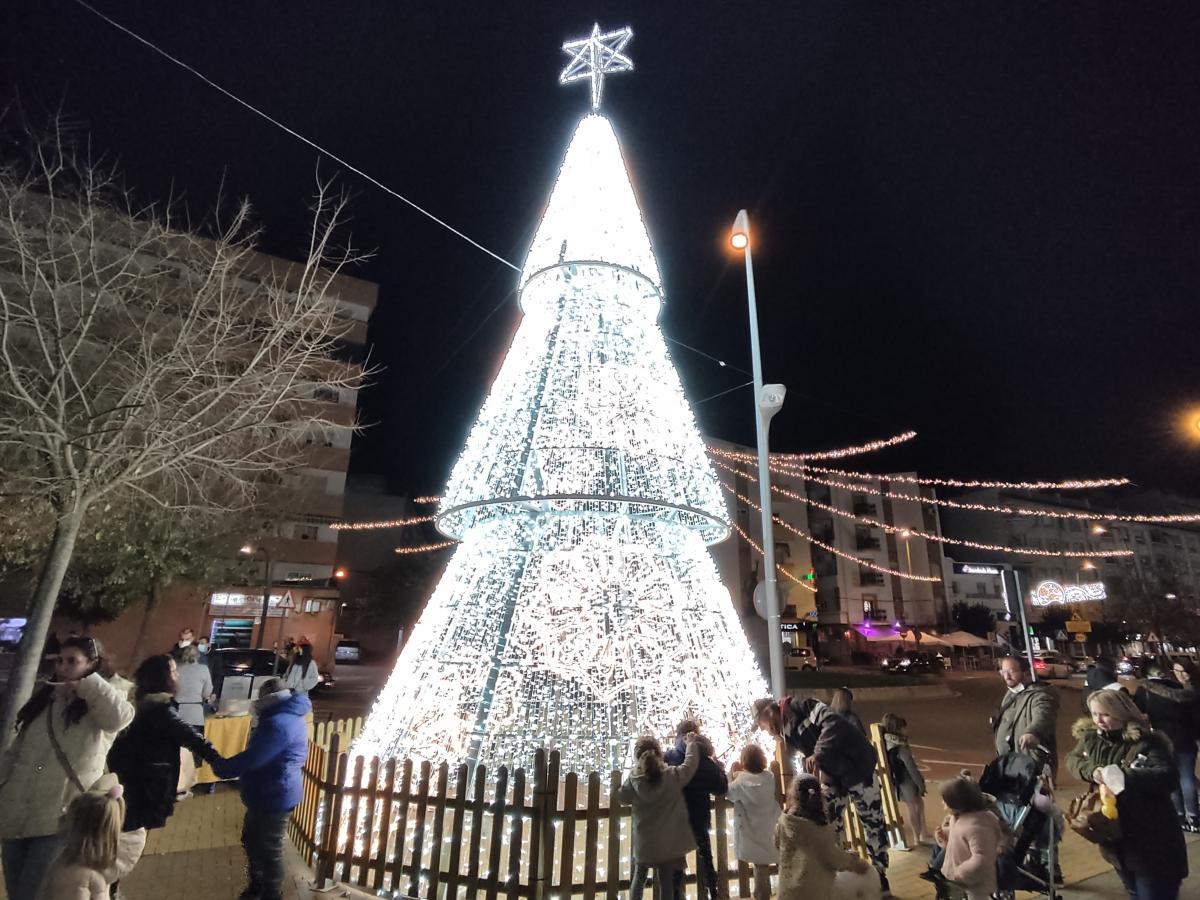El alumbrado navideño tendrá un cono de 20 metros en la plaza de Extremadura