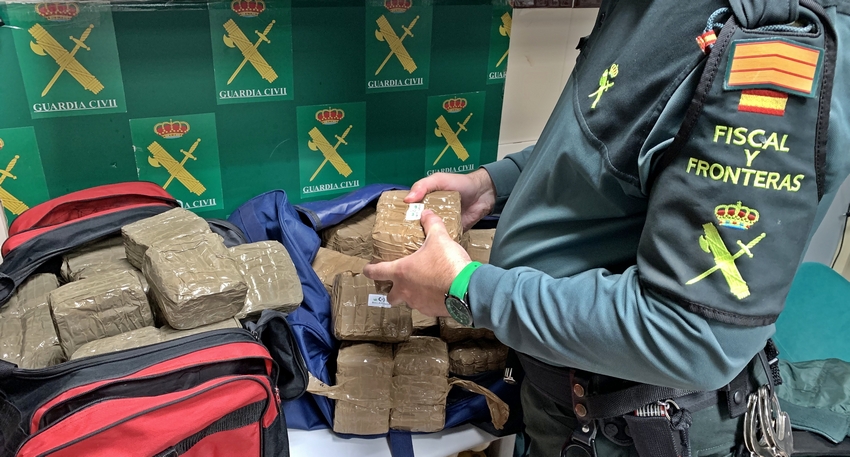 La Guardia Civil interviene casi 70 kilos de hachís en dos operaciones en Tierra de Barros
