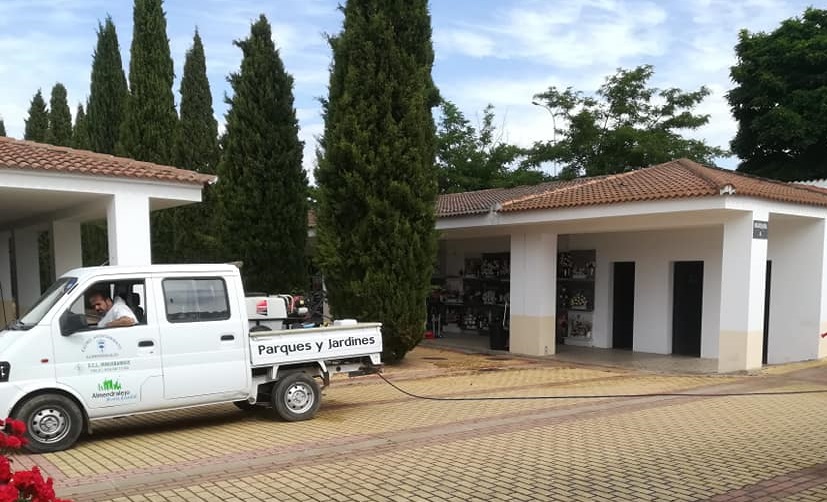 Habilitan aparcamientos frente al cementerio con motivo del día de los difuntos