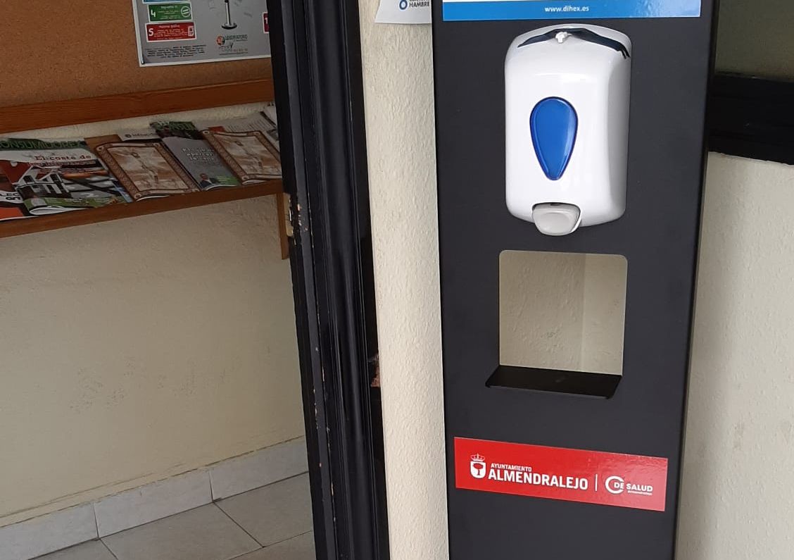 Instalan dispensadores de gel hidroalcohólico en edificios municipales