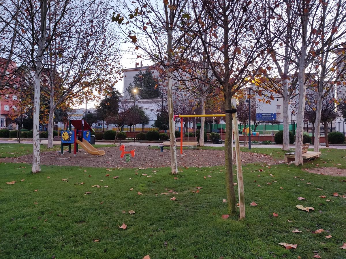 Salen a licitación las mejoras en los parques de las calles Jaraíz y Encinas