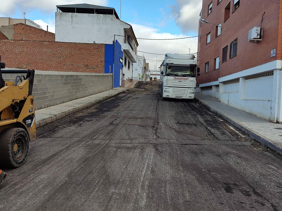 Retoman las tareas de asfaltado con actuaciones en la calle El Greco
