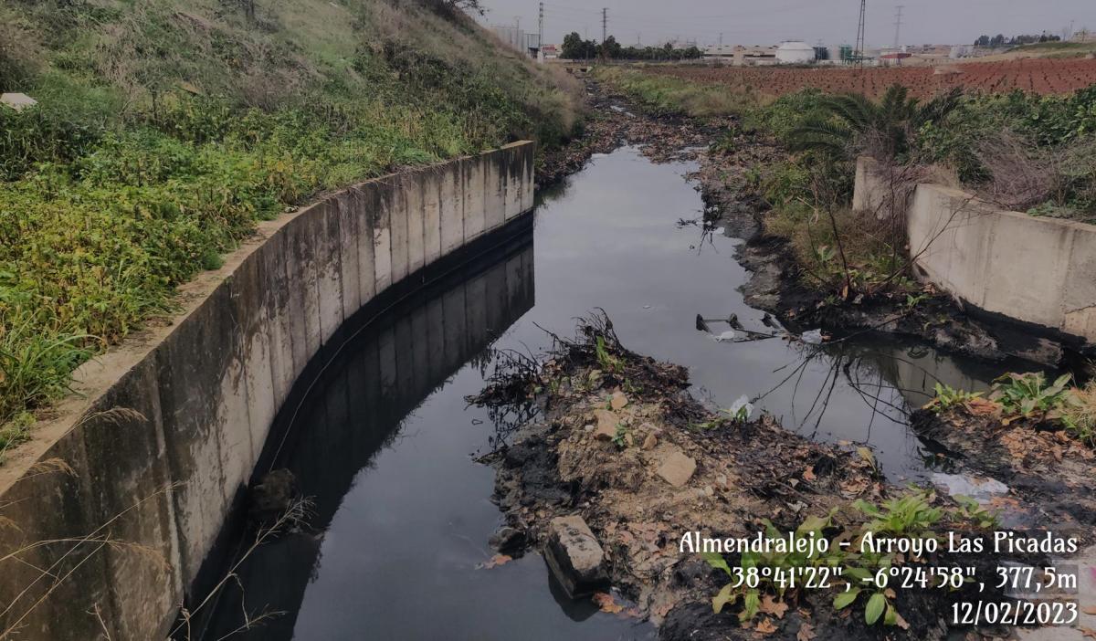La Plataforma contra la Contaminación denuncia el estado de los arroyos al Seprona