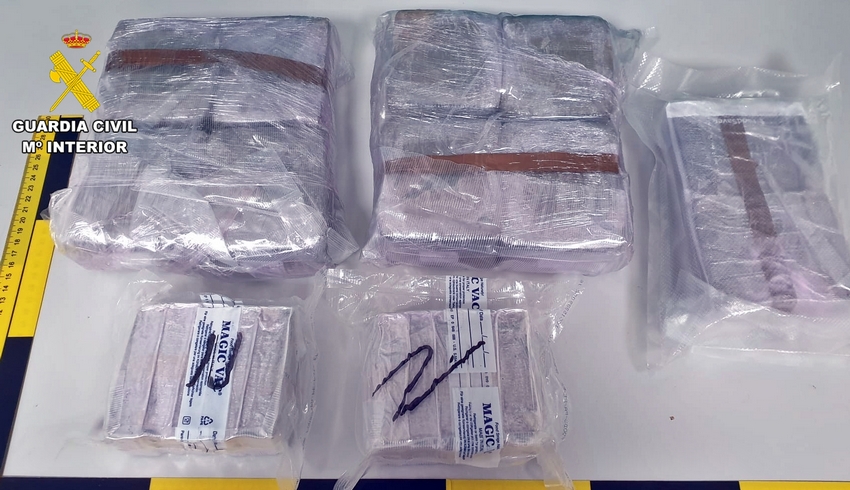 La Guardia Civil interviene en Almendralejo más de 6 kilos de droga en un vehículo