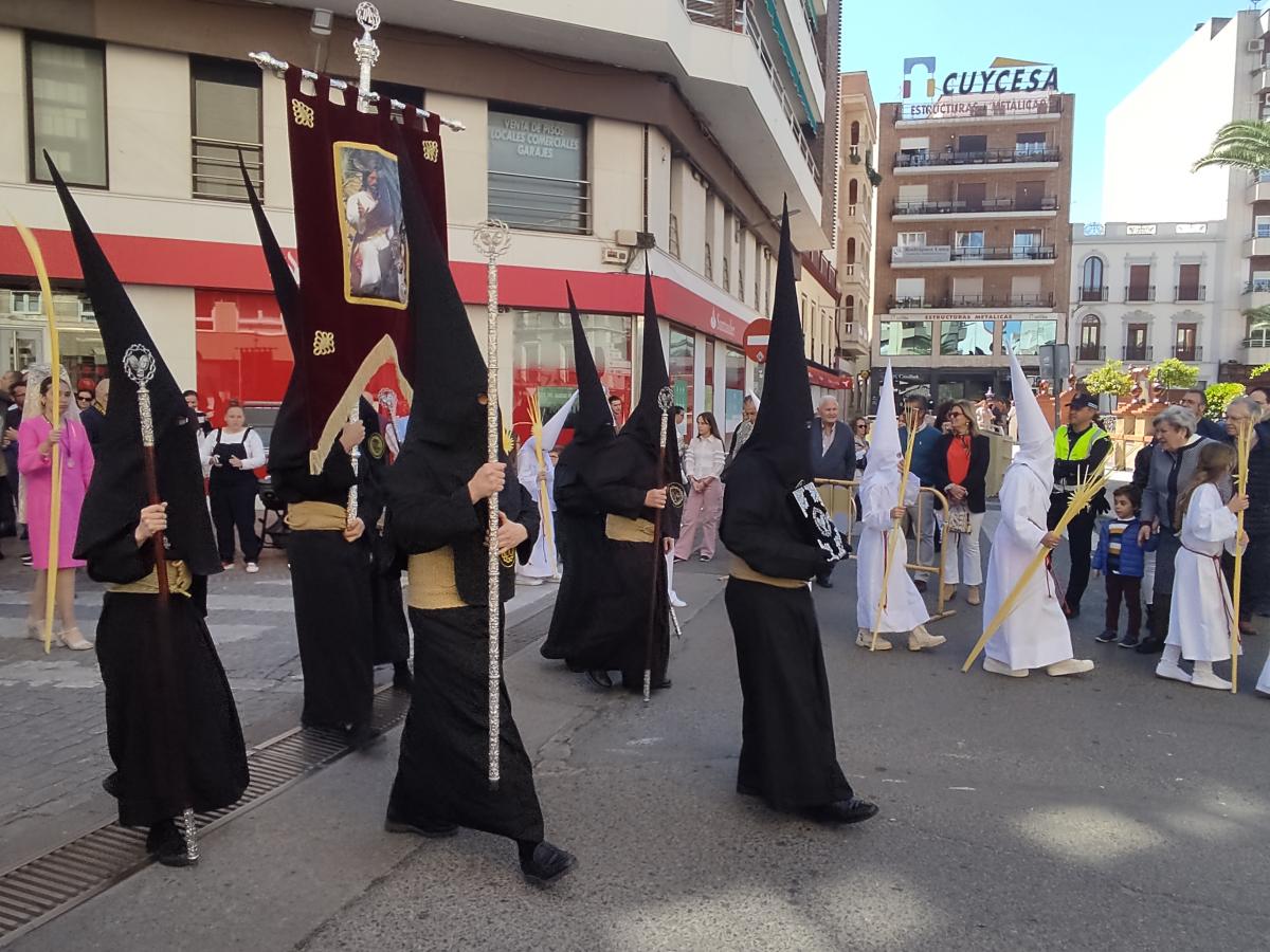 Almendralejo comenzó su Semana Santa con las procesiones del Domingo de Ramos