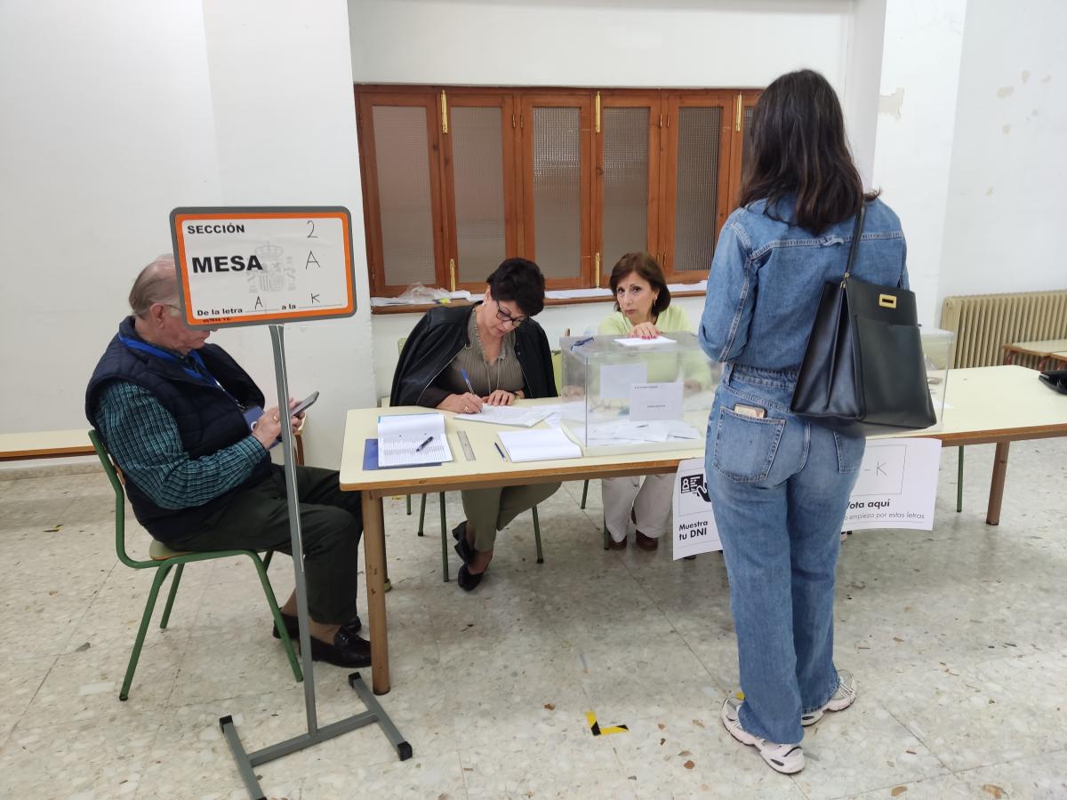 Más de 13.200 personas han votado en Almendralejo antes de las seis de la tarde